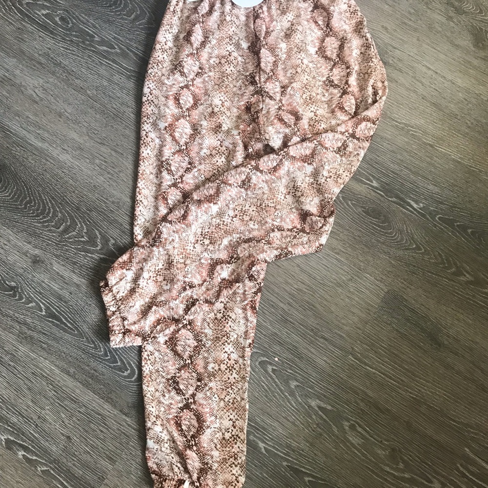 Super cute and comfy boutique pants Sz medium